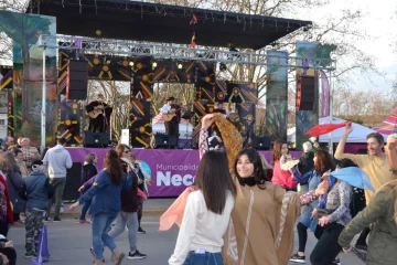 Concurrido festejo por el Día del Folclore