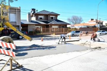 Reparan los baches de la Diagonal San Martín