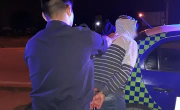 En la ruta 88 amenazó y golpeó a su pareja dentro de un auto estacionado