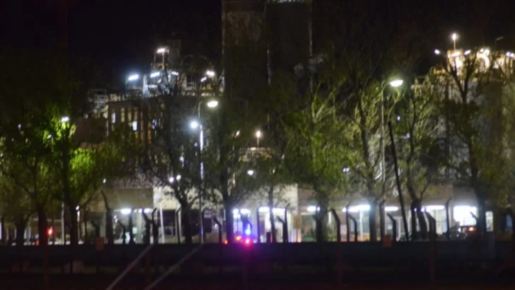 Una fuerte explosión en el polo petroquímico de Bahía Blanca sacudió a la ciudad