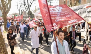 Profesionales de la Salud buscan que el gobierno de Kicillof los convoque a paritarias