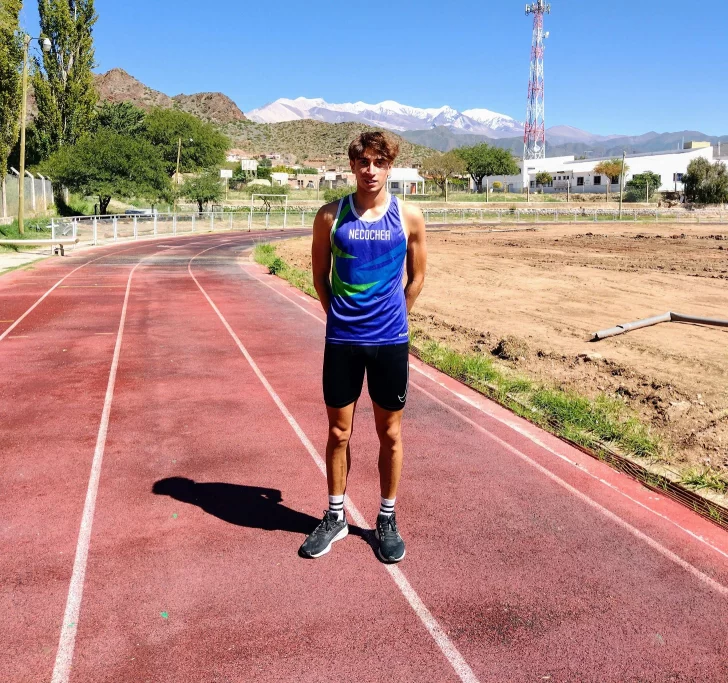 Atleta de la Escuela Municipal se entrena en la altura del pueblo salteño de Cachi