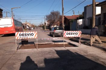 Tareas de bacheo y mejoras en la vía pública