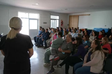 Capacitan a municipales para una mejor atención al vecino