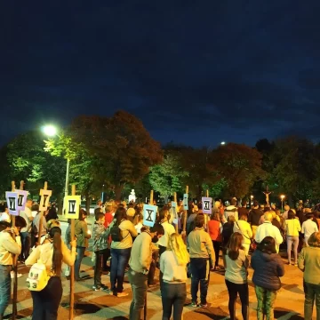 Se realizó el Vía Crucis por las calles del centro