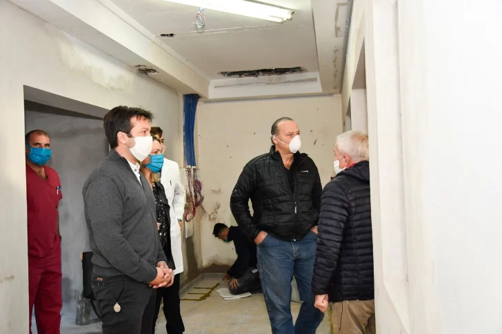 Rojas recibió a Berni y juntos recorrieron la obra de la Terapia Intermedia del hospital