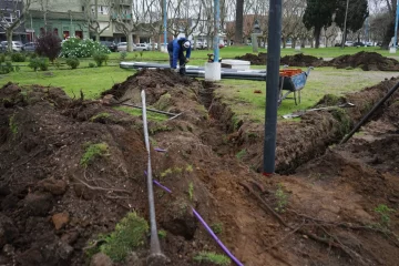Comenzó a ejecutarse el plan de iluminación integral de la Plaza Dardo Rocha