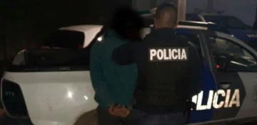 Golpean y amenazan a Policías