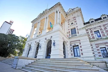 Provincia lleva el incremento salarial a 25% y otorgará un fondo de asistencia para Municipios