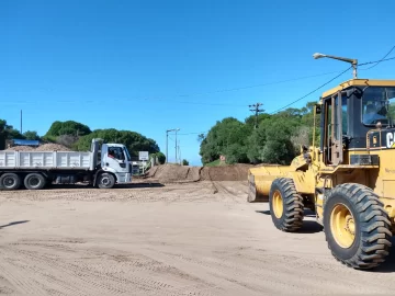 Personal municipal cierra todos los accesos a las playas