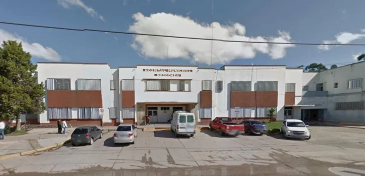 Lo apuñalaron mientras dormía