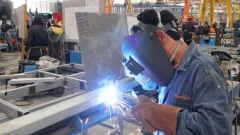 Trabajador pobre: el 72% de los empleados argentinos cobra menos de $1 millón