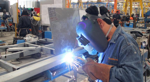 La actividad económica bajó durante agosto un 11,6% interanual
