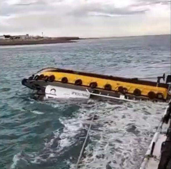 Se dio vuelta un remolcador en Puerto Deseado y murió un tripulante