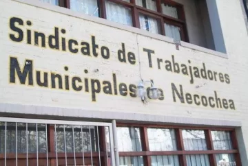 Municipales inician paro pero garantizan la asunción de Rojas