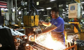 Día de la Industria, Walter Gazek dio cuenta de la difícil situación