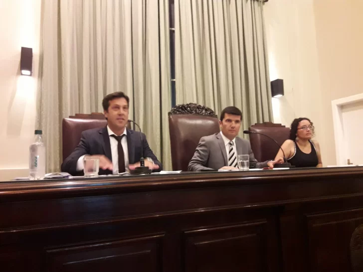Otra vez tensión en el Concejo: insultos y gritos al intendente en la apertura de sesiones