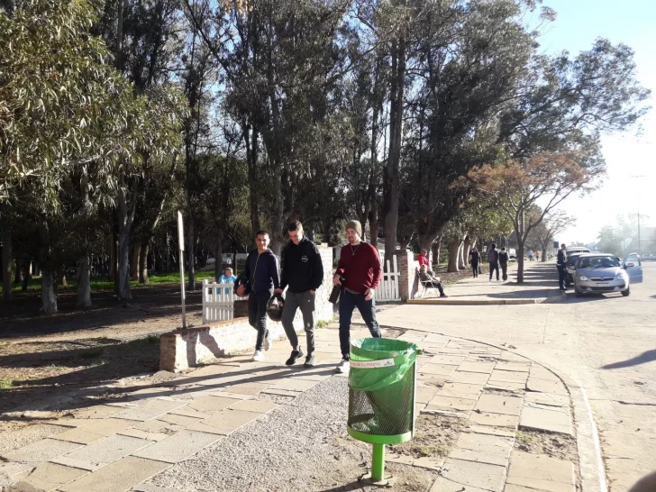 Sin tapabocas al aire libre: qué eligen los necochenses