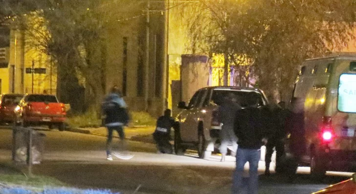Tensión en Balcarce: un hombre se atrincheró con su familia como rehén