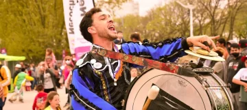 Festejo de carnaval en la plaza Dardo Rocha