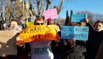 Piqueteros se movilizan al ministerio de Trabajo