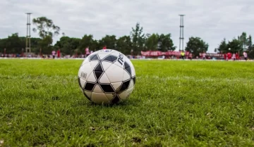 20220820120727_futbol-pelota-cancha-mataderos-1-728x424