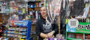 Furor por las figuritas del mundial: “Algunos vienen a comprar la caja que cuesta 18 mil pesos”