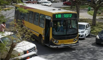 Hay paro de colectivos por una interna gremial