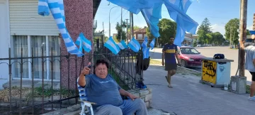 Camisetas y banderas de Argentina. Desde hace 4 Mundiales, vendiendo en la misma esquina