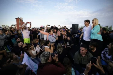 Kicillof: “En la provincia faltan escuelas, hospitales, rutas y vinimos a hacerlas pero necesitamos que nos devuelvan los recursos”