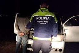 Atraparon a un hombre in fraganti cuando robaba cables