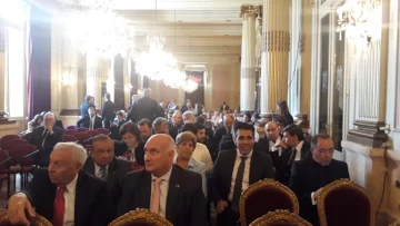 López estuvo con la reina y dialogaron sobre el parque eólico