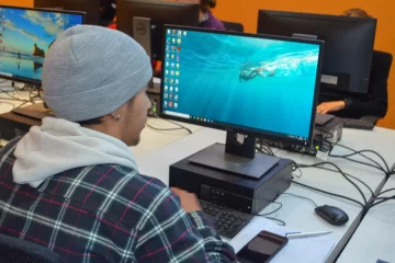 Enseñan a usar el Word y herramientas informáticas a personas desempleadas