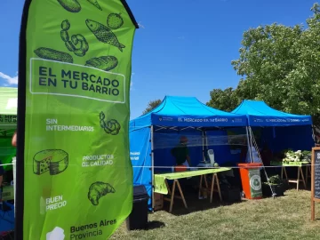 Se realizó una nueva edición del “Mercado en tu Barrio” en la Plaza Isabel La Católica