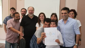 El hogar “Todo para Ellos” recibió la escritura de la propiedad
