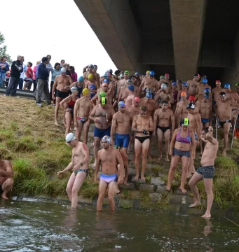 “Los Destructores” abren el calendario de aguas abiertas