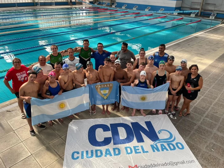 Dos necochenses participan en el Open Internacional de Natación Paralímpica