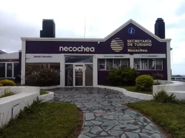 Qué escritores locales presentan sus obras durante agosto en Turismo