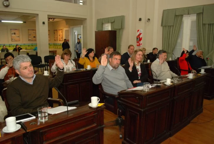 Concejo: Aval al repudio y al aumento de colectivos