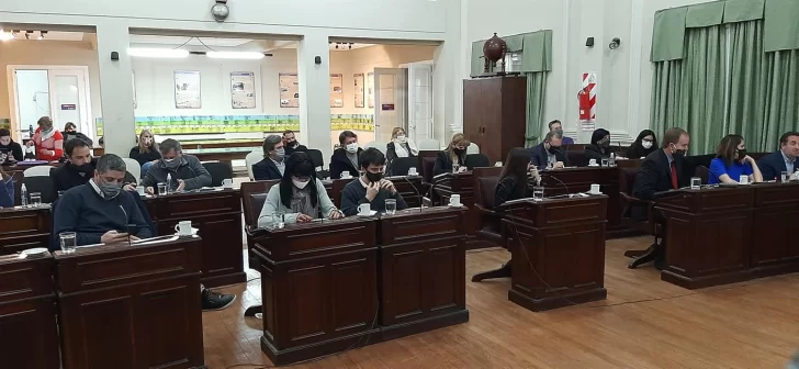 Aval para construir Polideportivo y  Casa de la Provincia