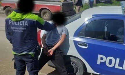 Vecinos reducen a delincuente que había robado a una mujer