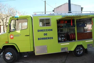 Bomberos de Lobería hicieron una colecta y lograron comprar un autobomba