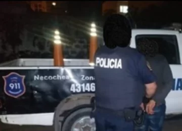 Cacheteó a su mujer en la calle