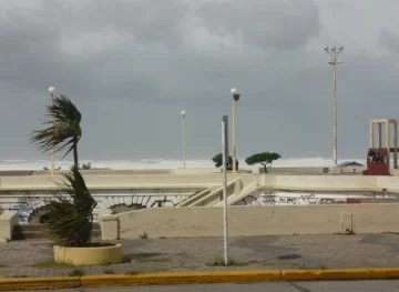 Continua el alerta por fuerte vientos en Necochea y Quequén