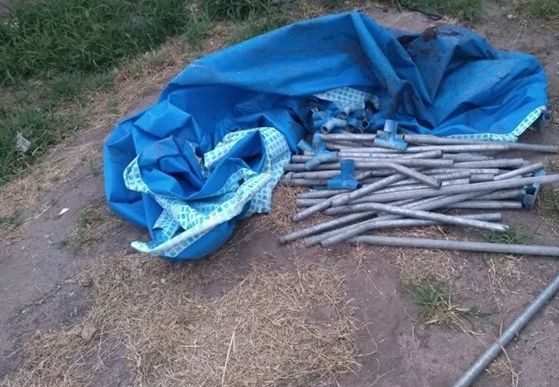 Le robó la pelopincho al vecino