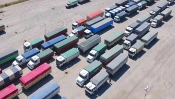 Rojas y el ministro de Transporte firman las obras para la Playa de Camiones