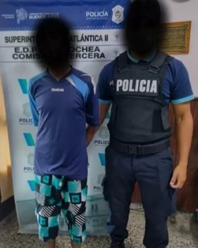 Se tiró al piso y no dejaba que la gente pasee por la 85