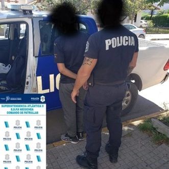 Aprehendido por vender medias sin autorización