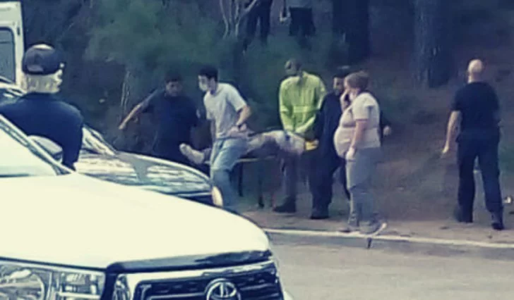 Encuentran a un hombre con múltiples lesiones en el Parque