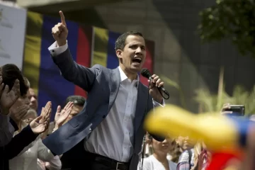 Guaidó se declaró “presidente encargado” de Venezuela